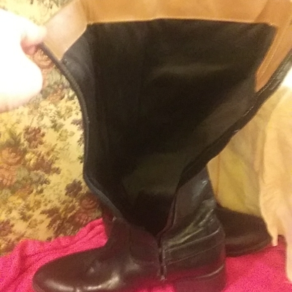 Boots - Picture 7 of 10